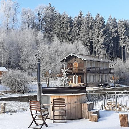 White Wood Villa Darney Exterior photo
